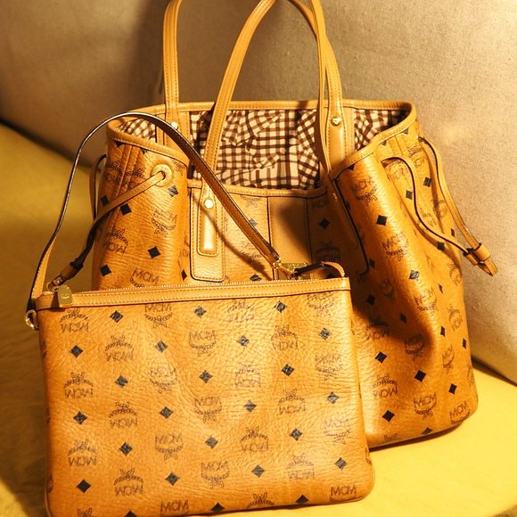 MCM Reversible Liz Shopper in Visetos - Picture 2 of 7